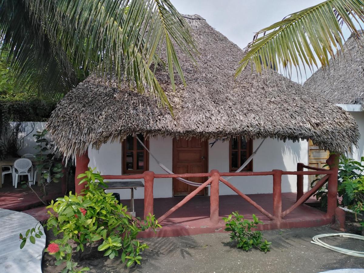 Bungalows Familiares Monterrico Luaran gambar