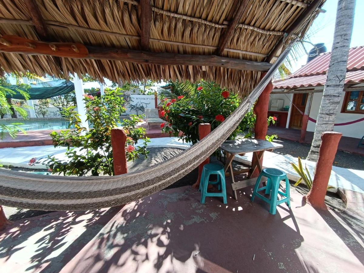 Bungalows Familiares Monterrico Luaran gambar