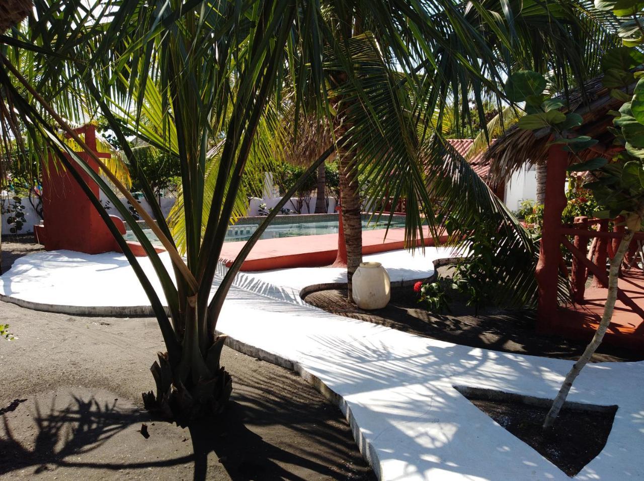 Bungalows Familiares Monterrico Luaran gambar